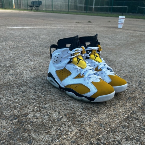 Jordan 6 Retro Yellow Ochre | Men’s 8.5 - Picture 6 of 15